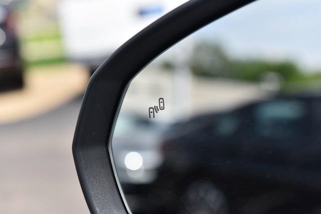 Certified 2024 Volkswagen Taos SE w/ Panoramic Sunroof Package image 10