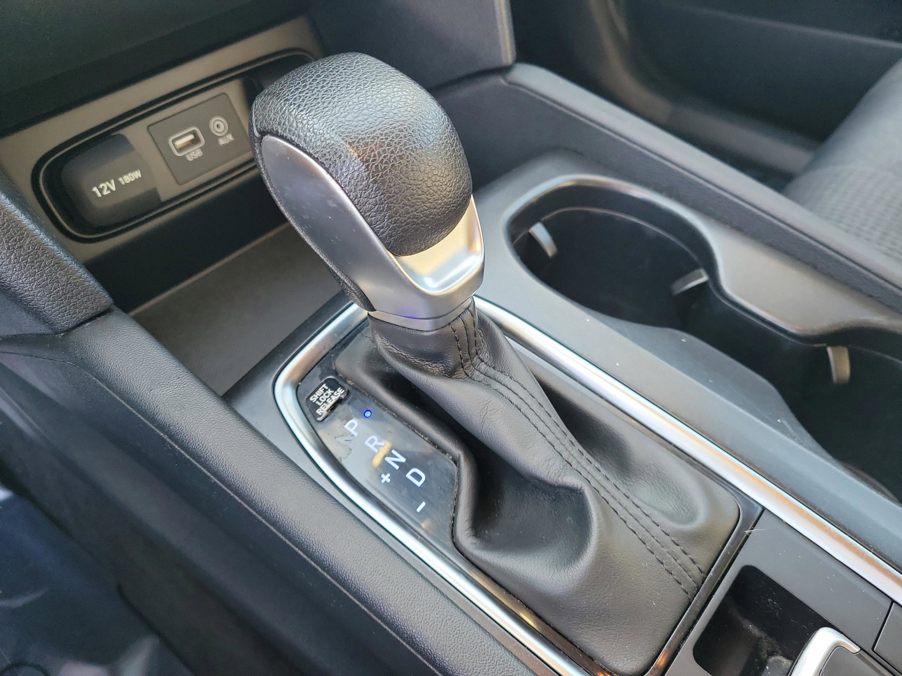 Used 2019 Hyundai Santa Fe SE image 30