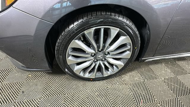 Used 2018 Acura RLX w/ Technology Package FWD image 9