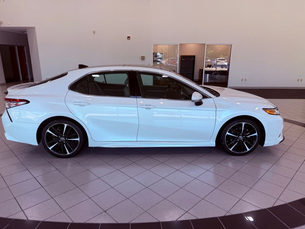 Used 2018 Toyota Camry XSE FWD image 12