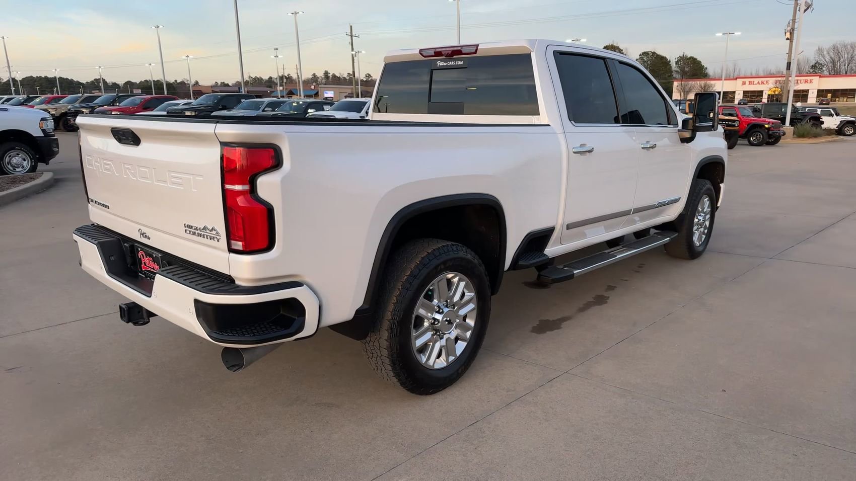 Used 2025 Chevrolet Silverado 2500 High Country w/ High Country Premium Package AWD/4WD image 9