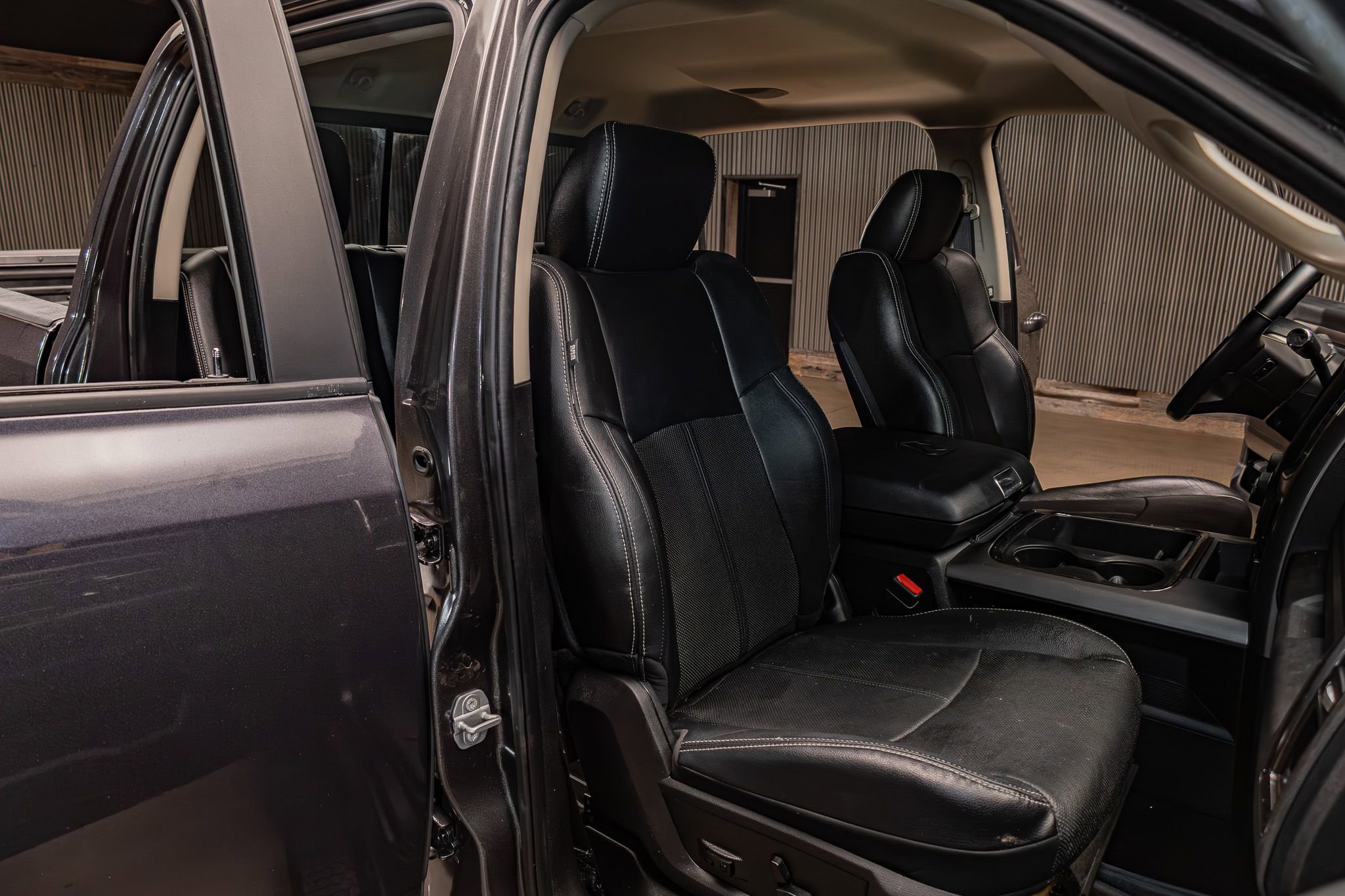 Used 2018 RAM 2500 Laramie w/ Sport Appearance Group AWD/4WD image 27