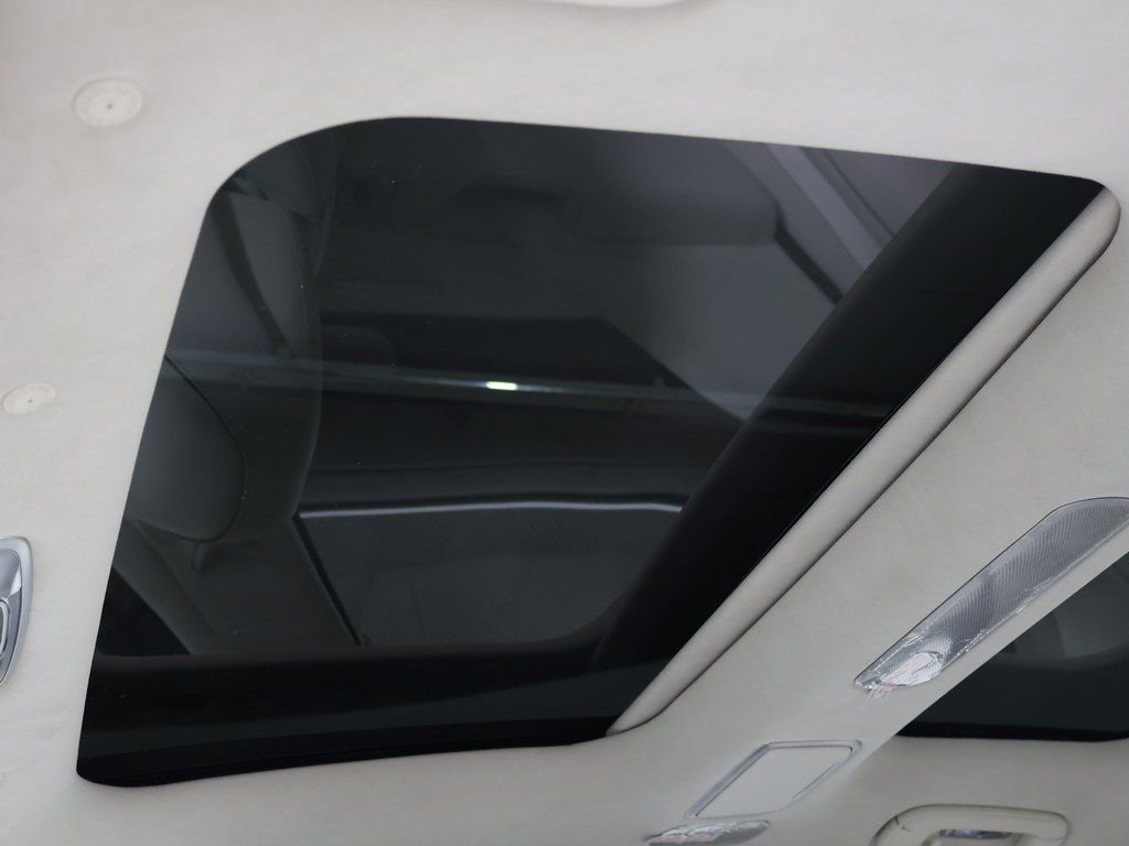 Used 2025 Genesis G90 3.5T image 28