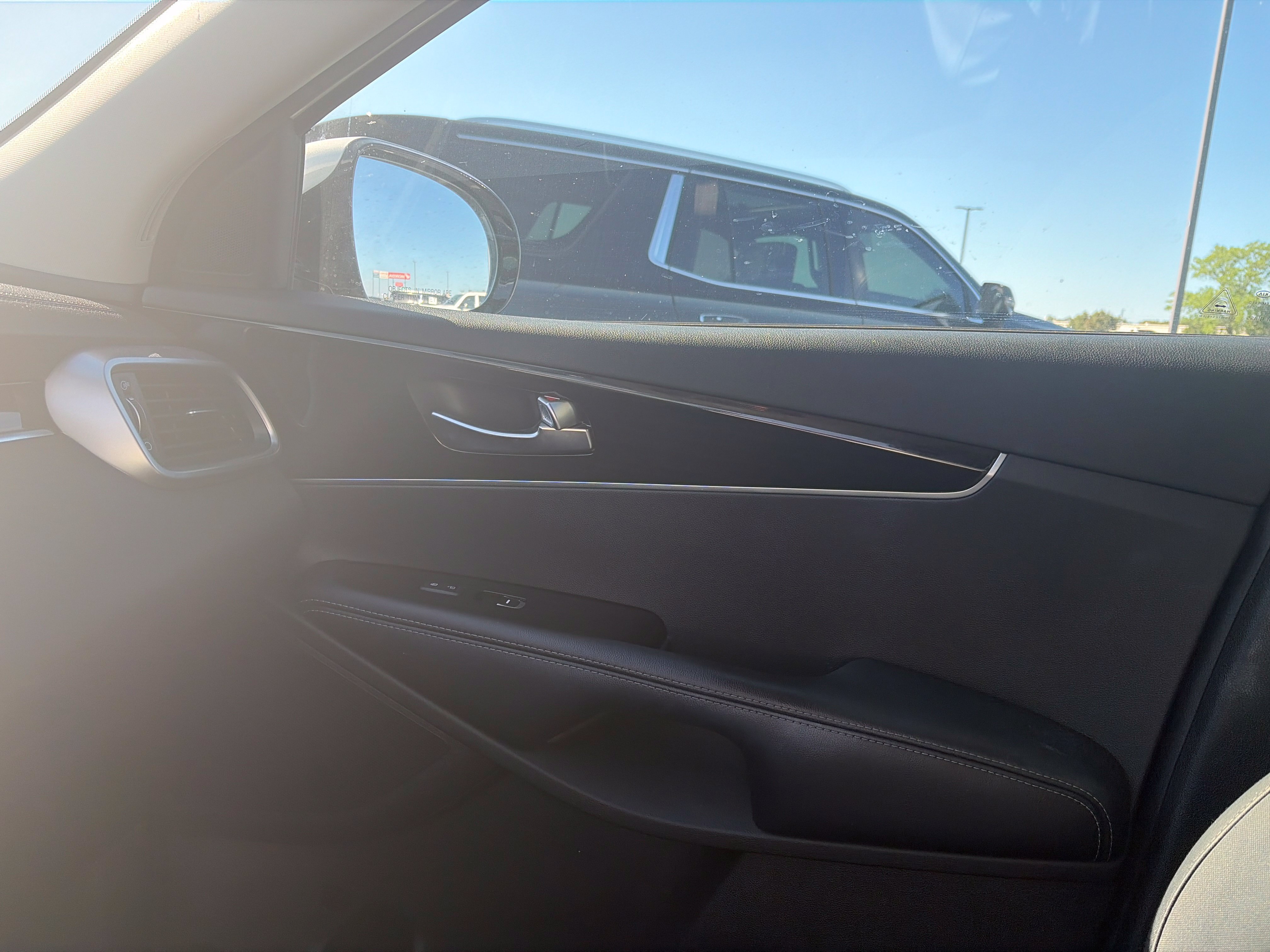 Used 2019 Kia Sorento L FWD image 14