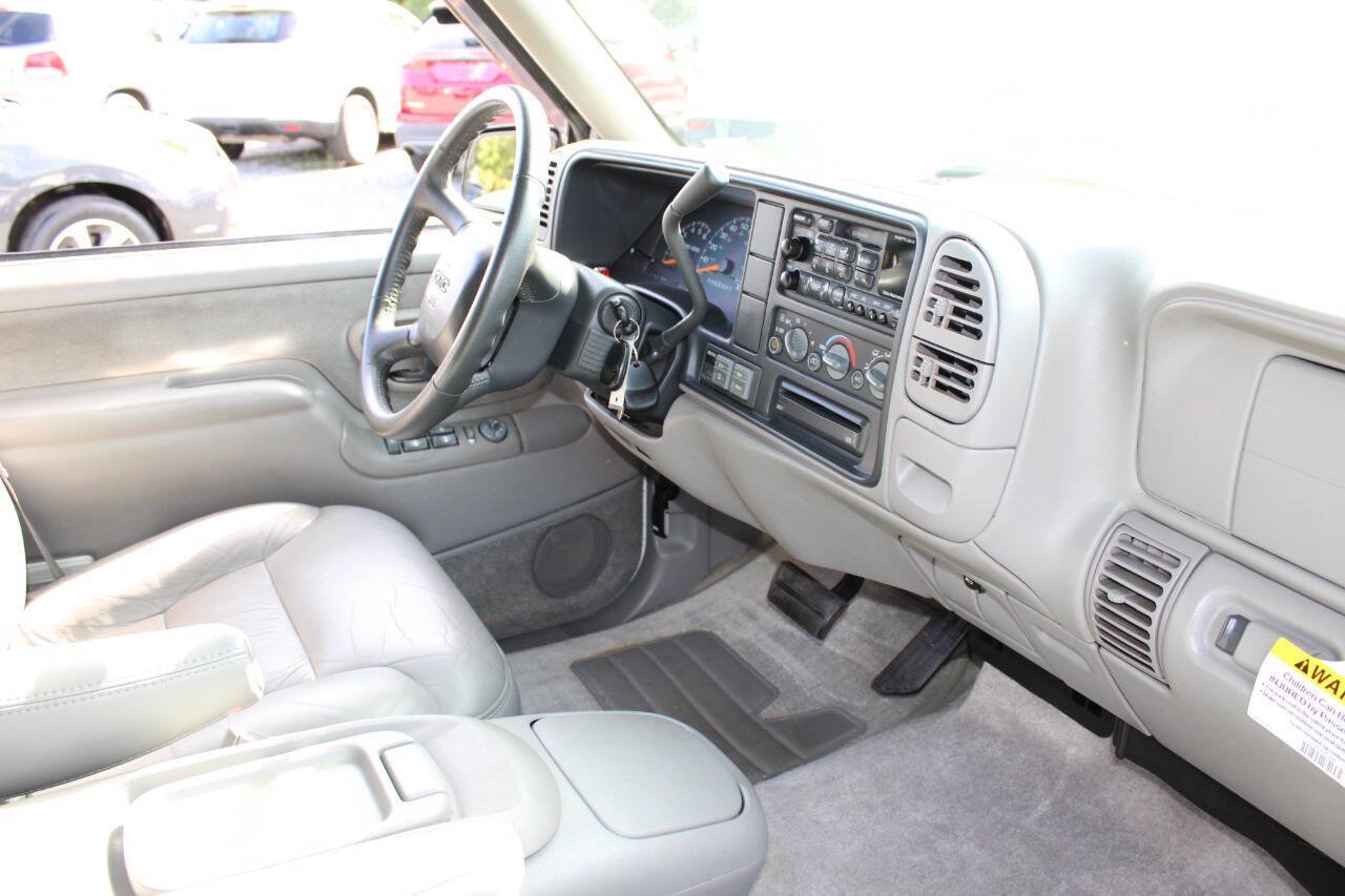 Used 1999 GMC Suburban 4WD w/ Marketing Opt Pkg 3 image 19