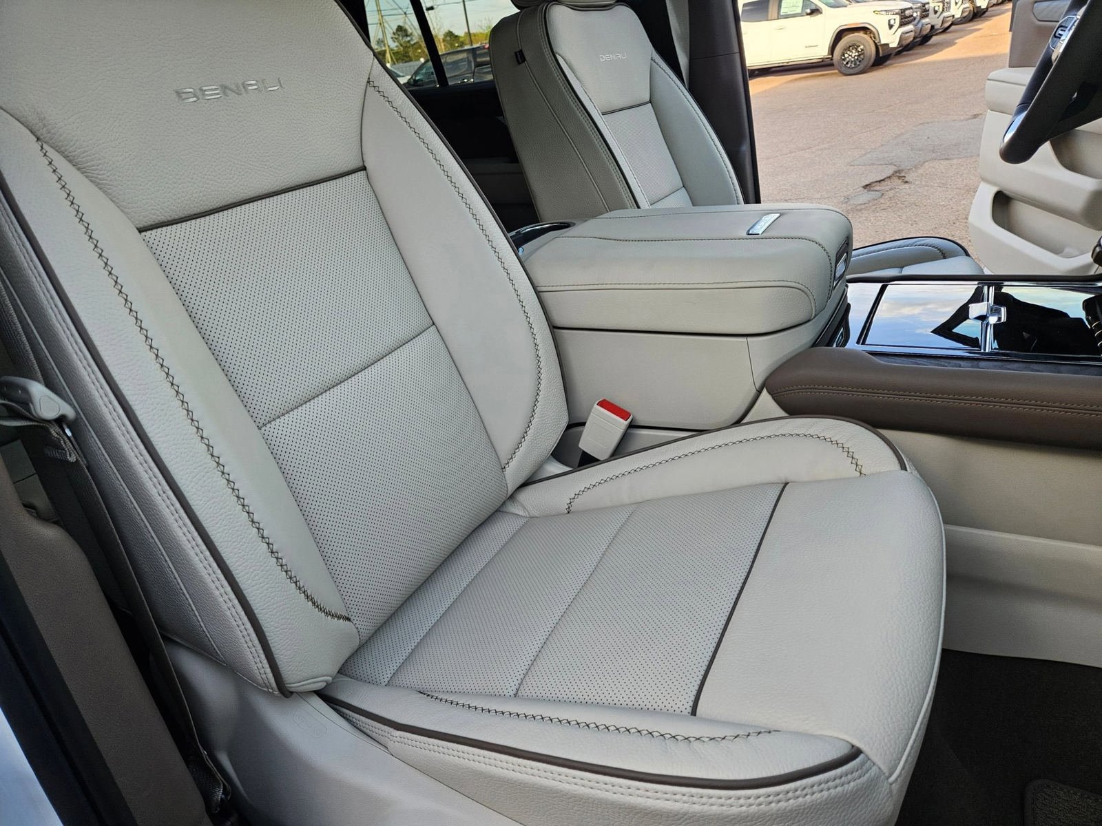 New 2026 GMC Yukon Denali AWD/4WD image 30