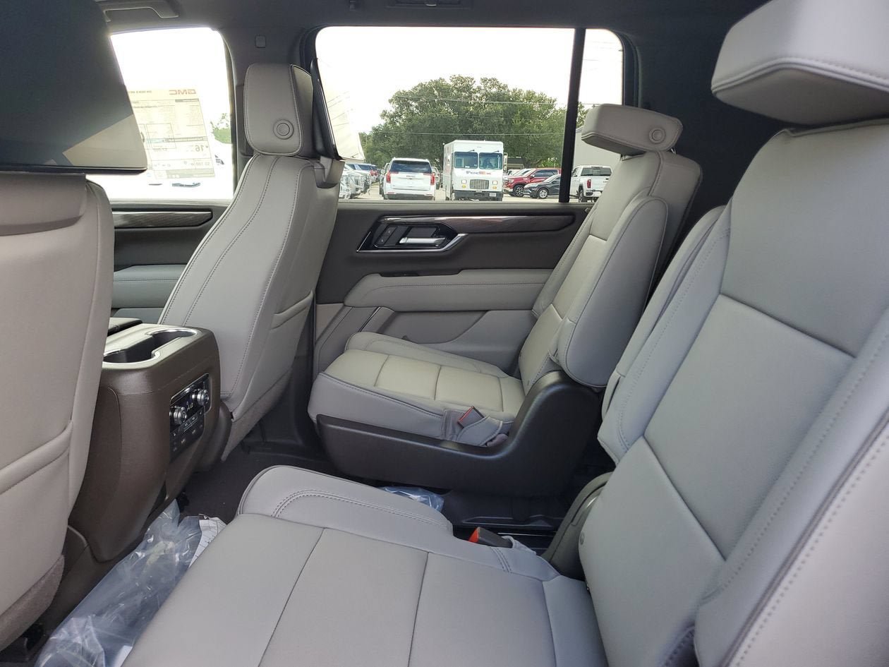 New 2026 GMC Yukon XL Elevation w/ Elevation Premium Package AWD/4WD image 11