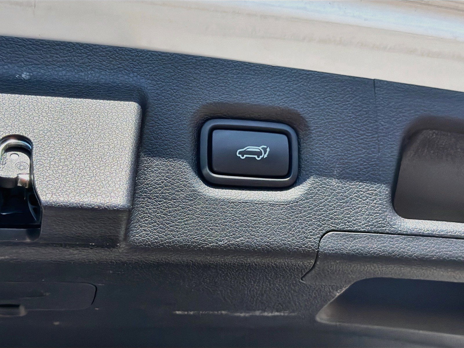 Used 2023 Hyundai Santa Fe SEL w/ Premium Package FWD image 33