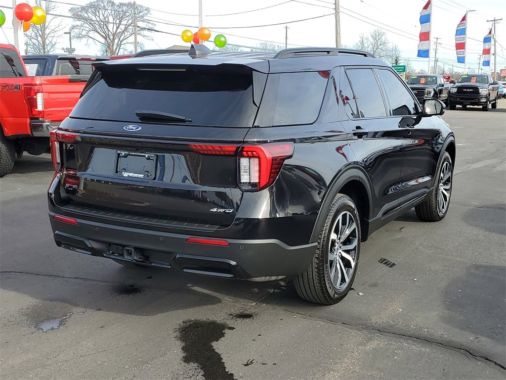Used 2025 Ford Explorer ST-Line image 5
