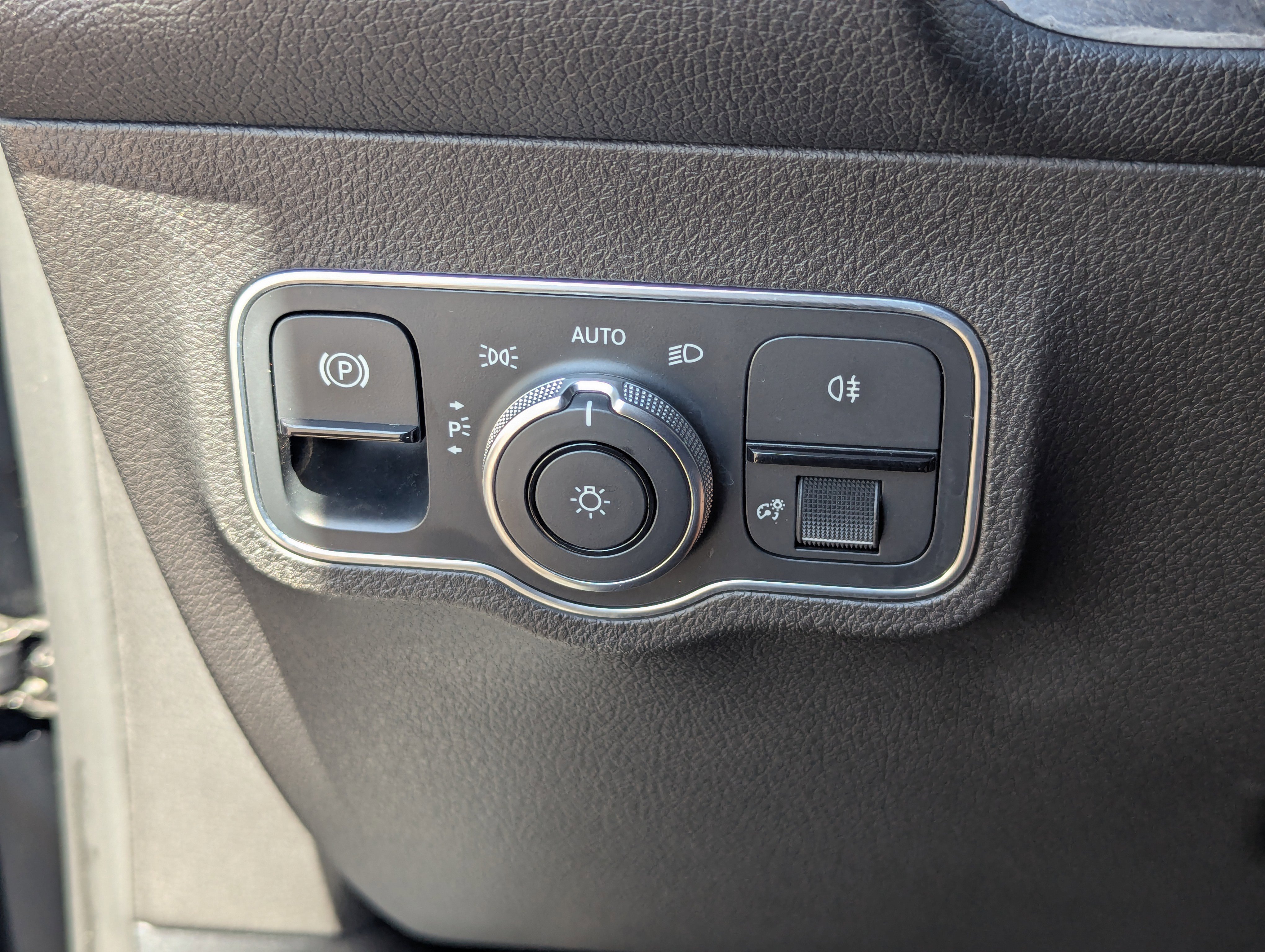 Used 2021 Mercedes-Benz GLB 35 AMG AMG GLB 35 image 30