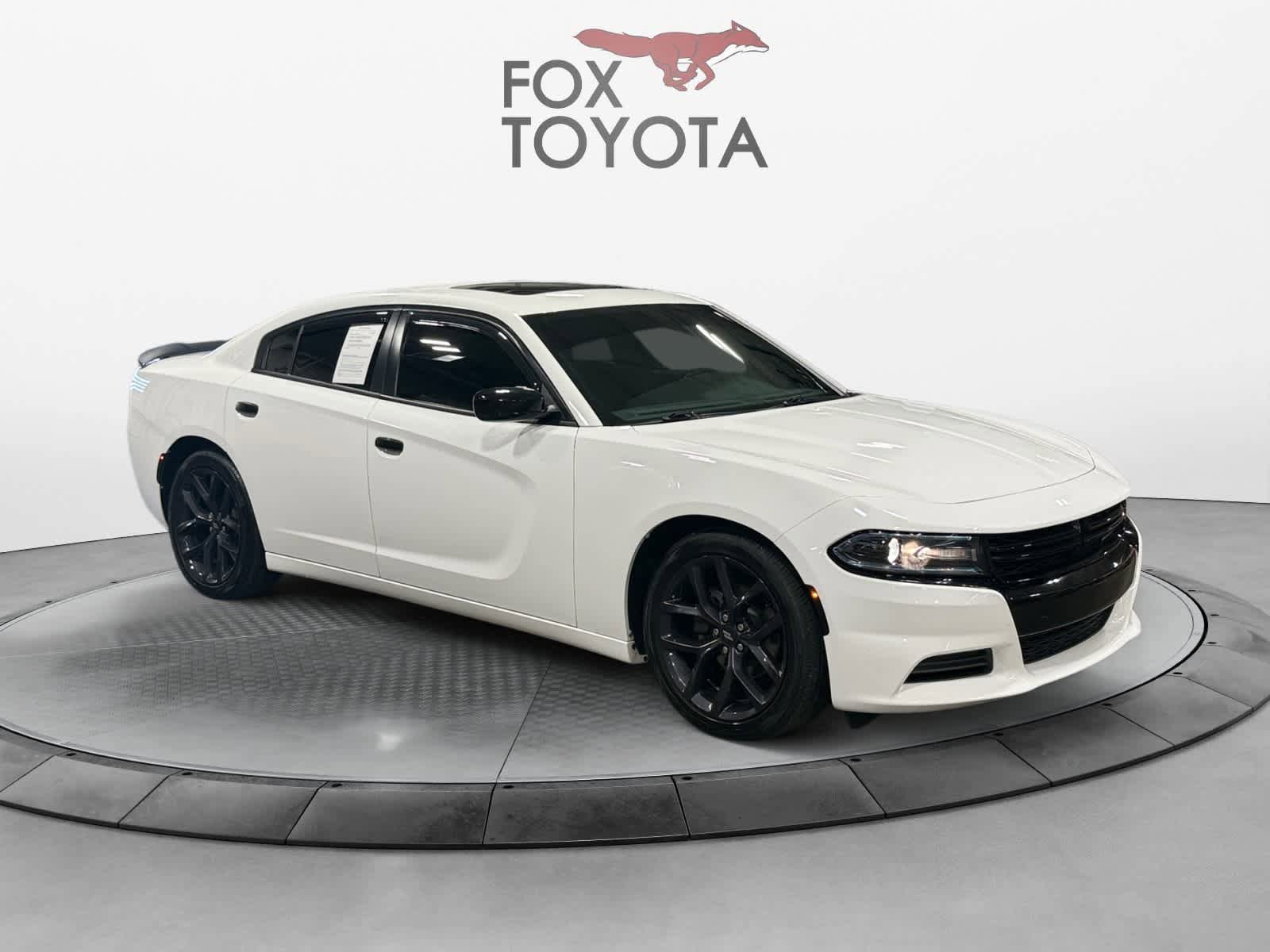 Used 2020 Dodge Charger SXT w/ Blacktop Package RWD image 8