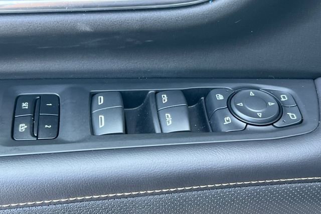 Used 2021 GMC Yukon SLT w/ Rear Media and Nav Package image 12