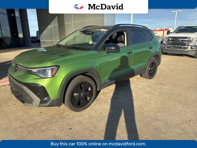 Used 2025 Volkswagen Taos SE image 1