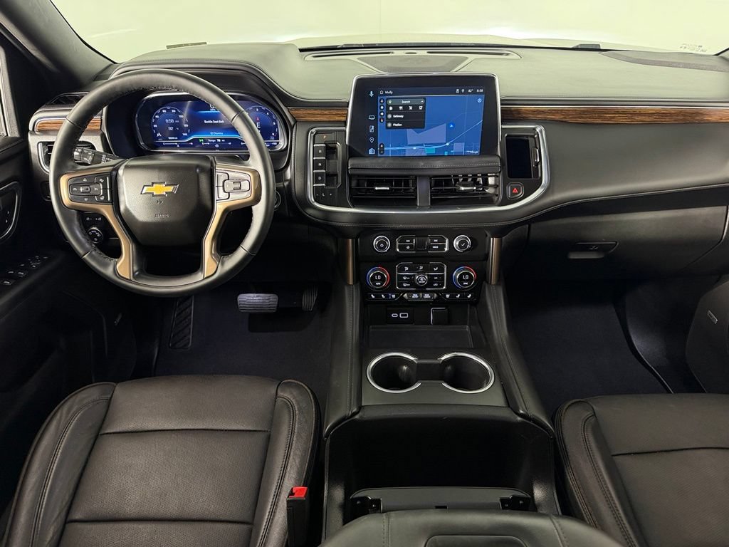 Used 2024 Chevrolet Suburban High Country w/ Premium Package 2 RWD image 12