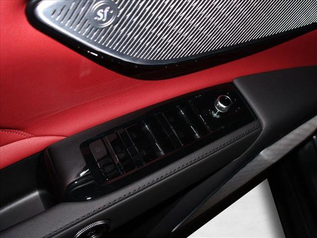 Used 2023 Maserati Grecale Modena image 12