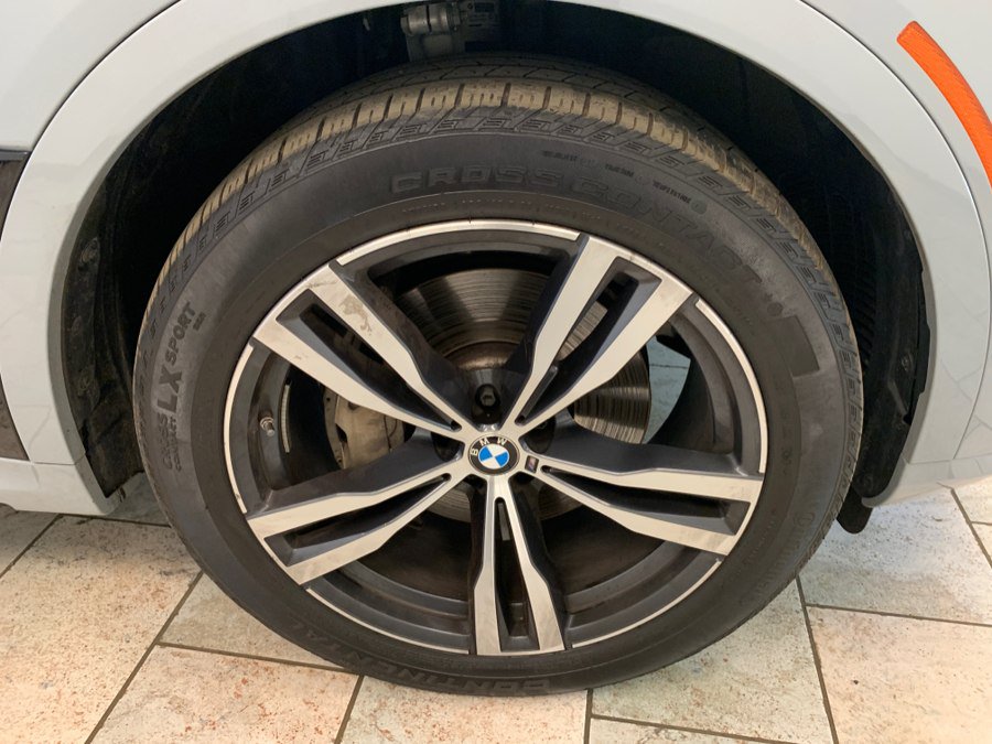 Used 2025 BMW X7 xDrive40i w/ M Sport Package AWD/4WD image 8