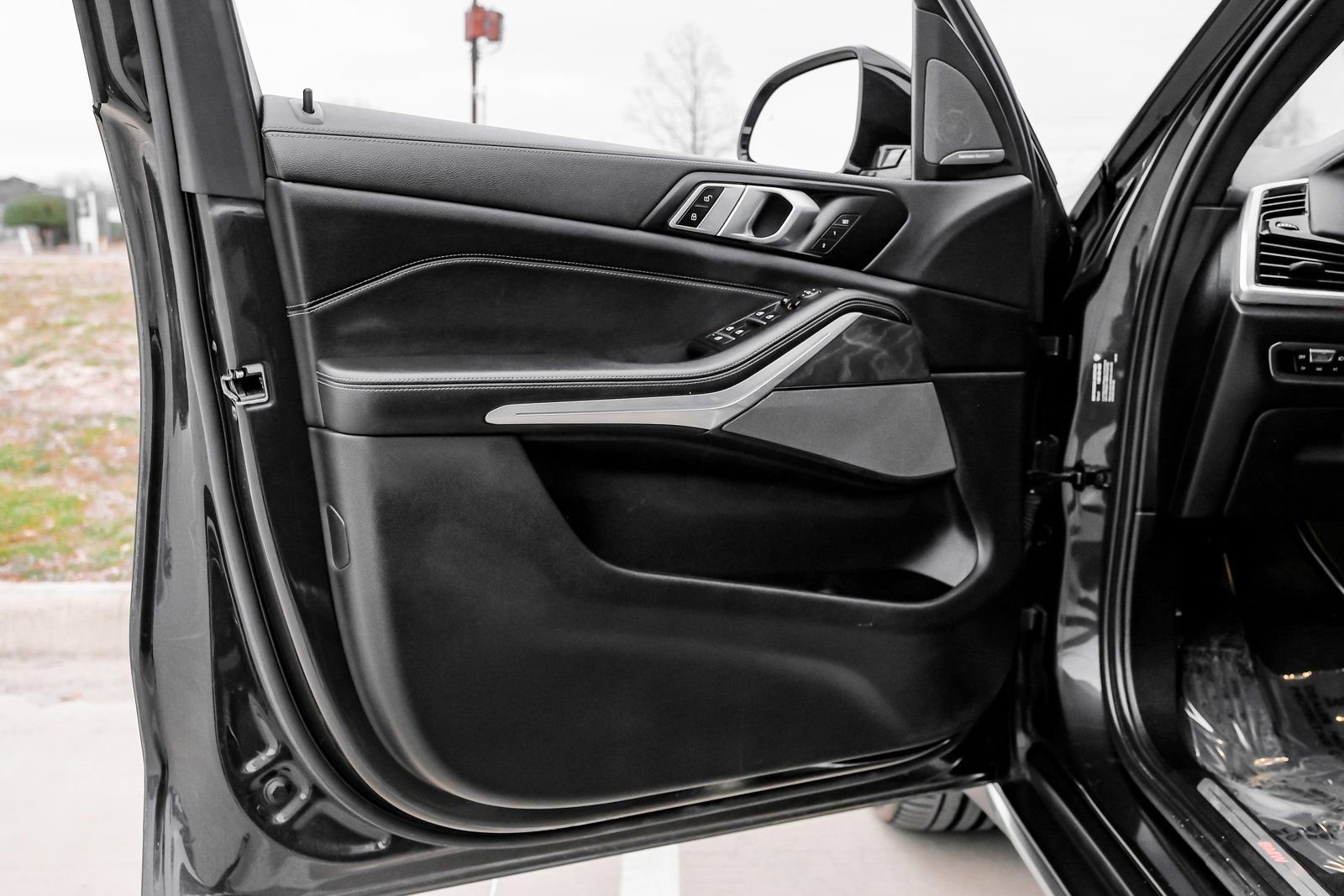 Used 2023 BMW X5 xDrive40i w/ Premium Package image 48