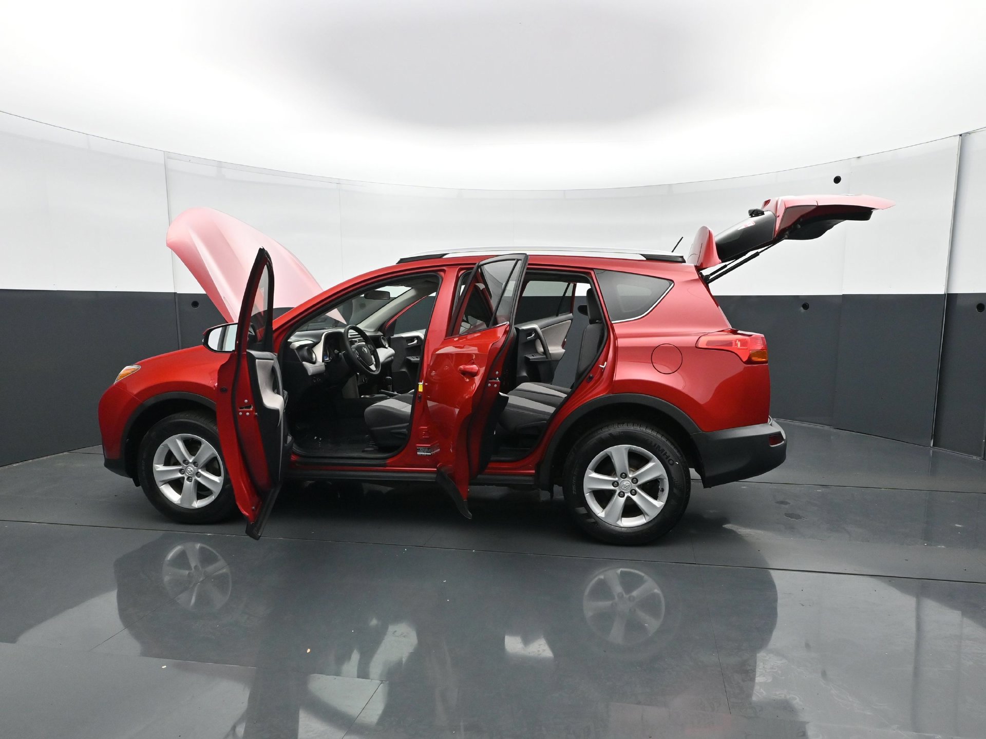 Used 2014 Toyota RAV4 XLE AWD/4WD image 30