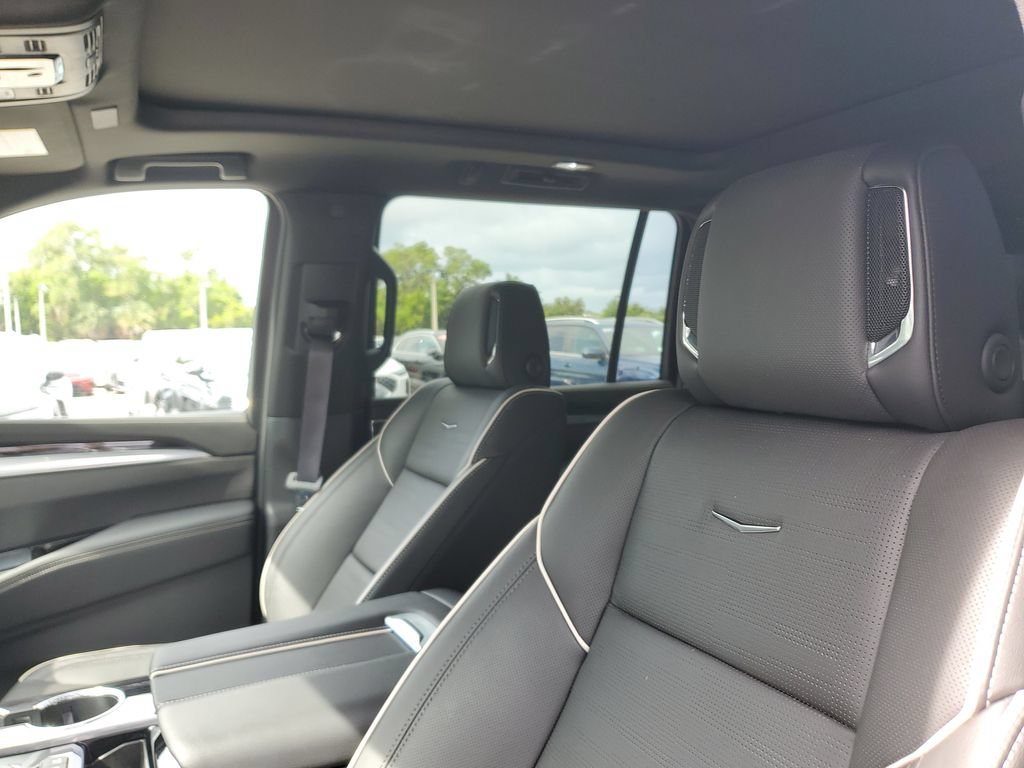Used 2025 Cadillac Escalade ESV Sport w/ Touring Package AWD/4WD image 24