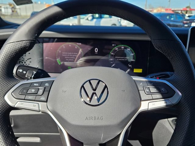 New 2026 Volkswagen Tiguan SE R-Line FWD image 23
