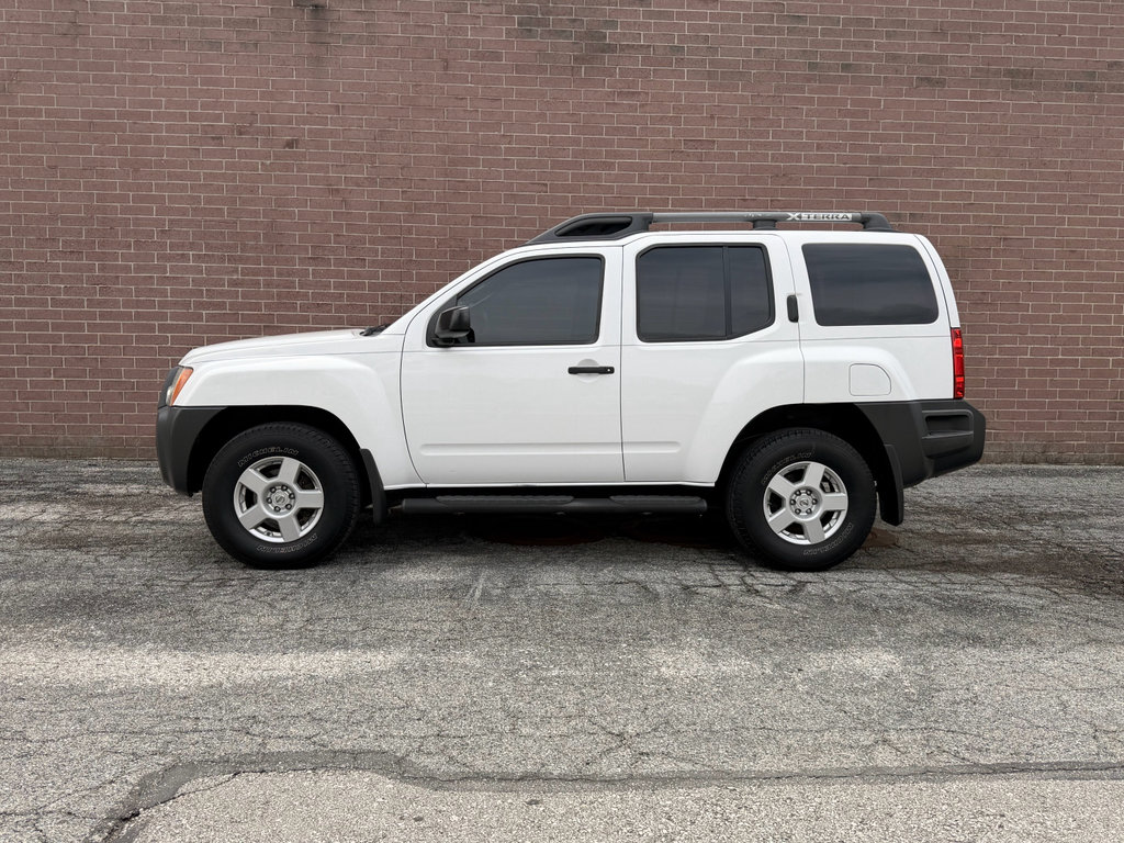 Used 2007 Nissan Xterra S w/ Utility Pkg image 2