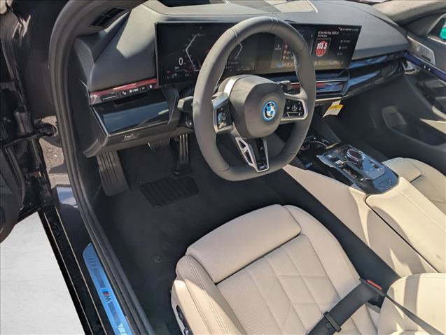 New 2027 BMW 550e xDrive w/ Executive Package AWD/4WD image 3