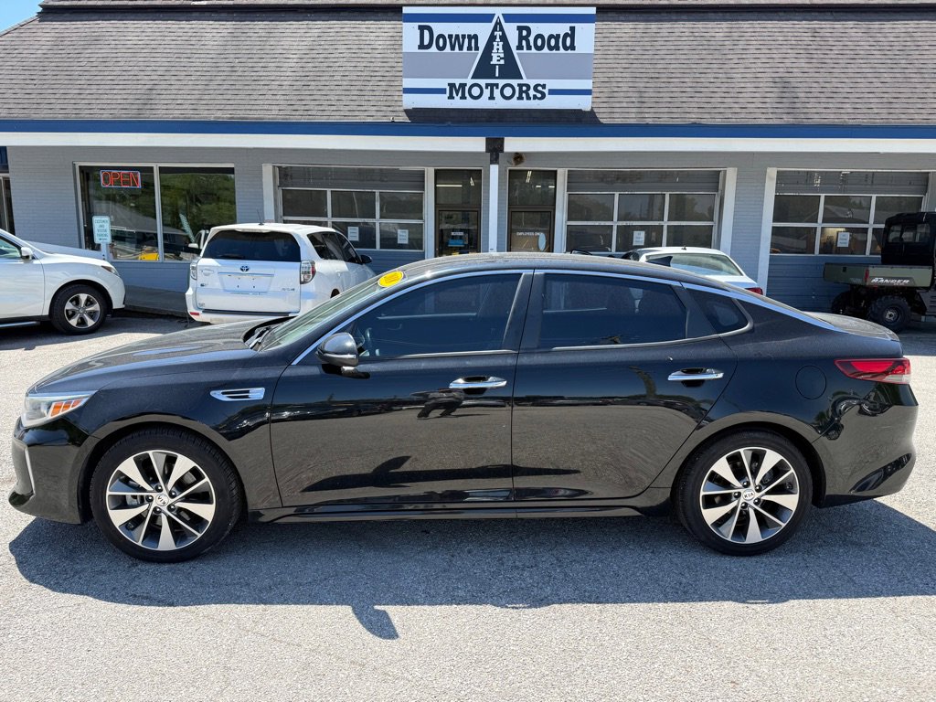 Used 2018 Kia Optima S w/ 18" Alloy Wheels Package FWD image 2