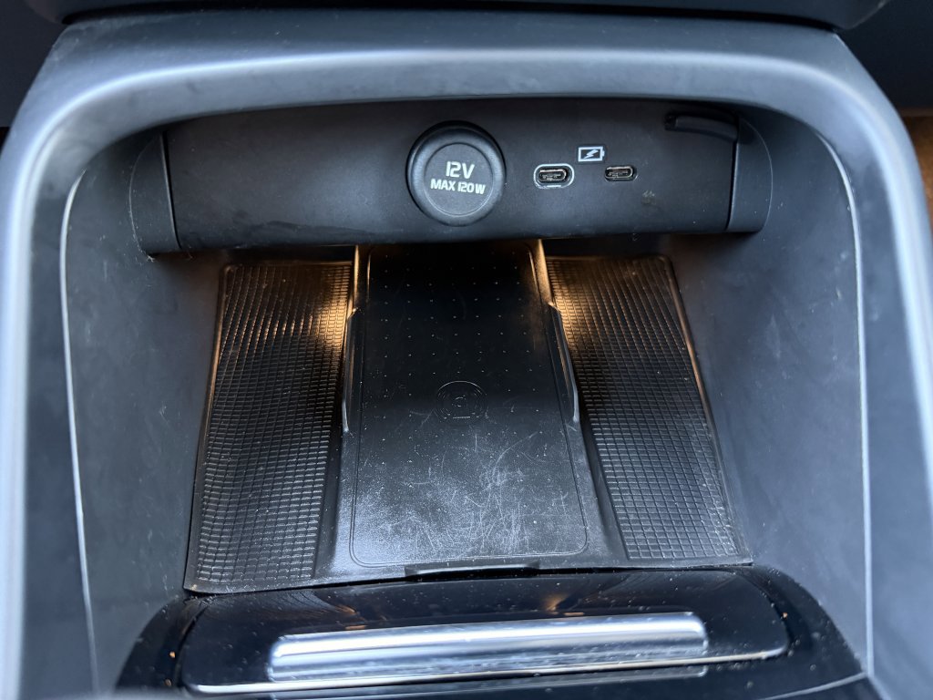 Used 2023 Volvo C40 P8 Recharge Plus w/ Protection Package Premier image 25