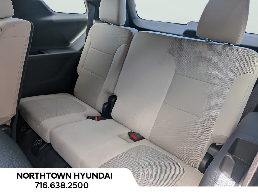 Used 2023 Chevrolet Traverse LS AWD/4WD image 11