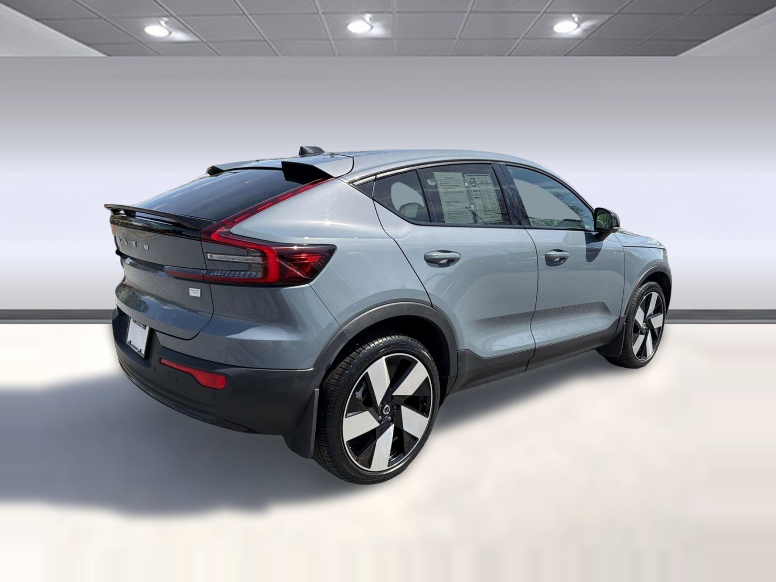 Certified 2023 Volvo C40 P8 Recharge Ultimate image 9