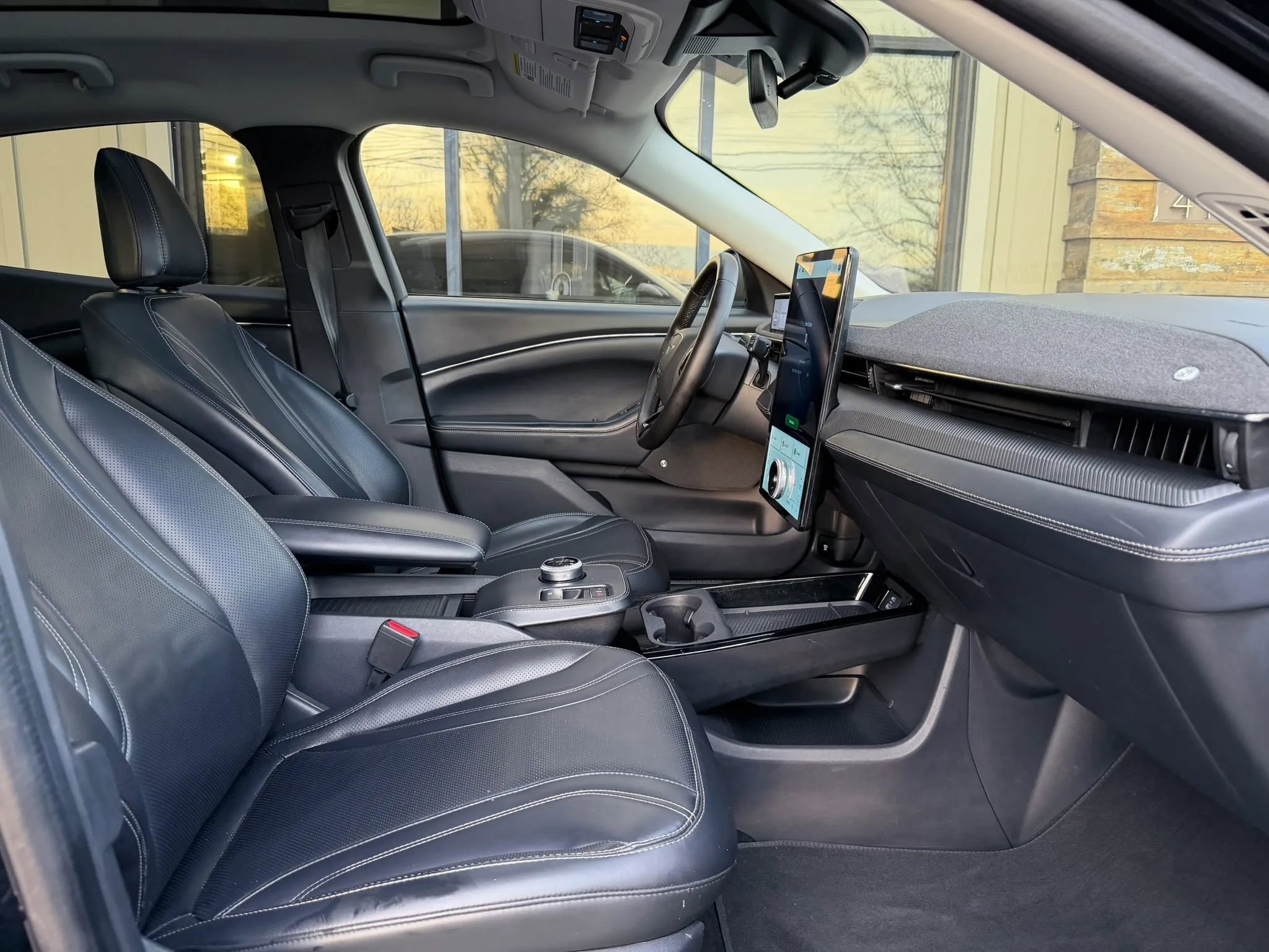 Used 2021 Ford Mustang Mach-E Premium image 16