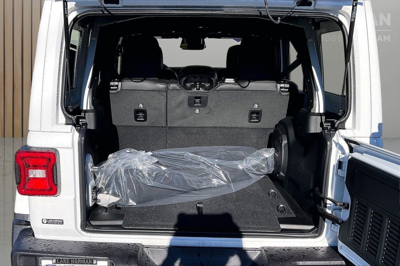 New 2026 Jeep Wrangler Unlimited Rubicon AWD/4WD image 24