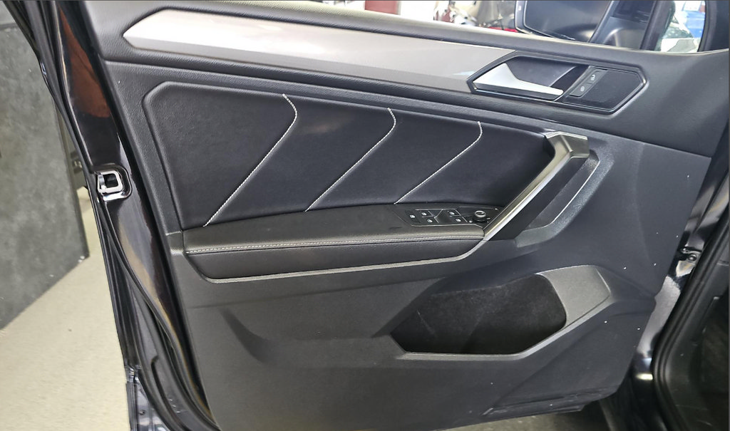Used 2023 Volkswagen Tiguan SE FWD image 13