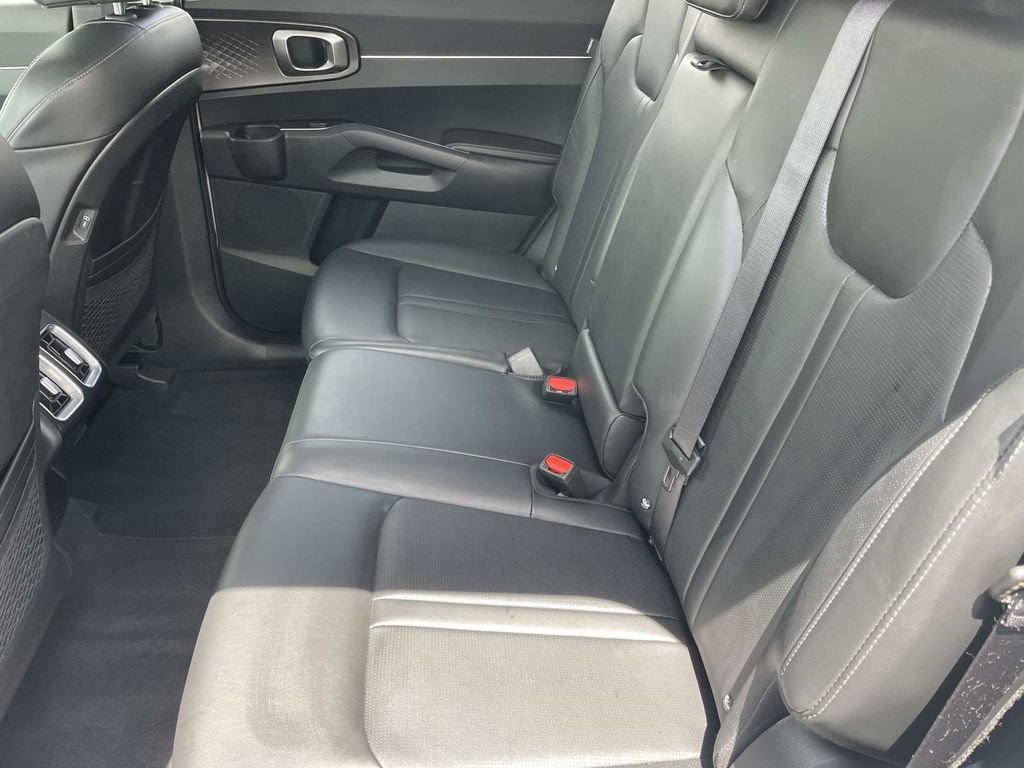 Used 2025 Kia Sorento S FWD image 27