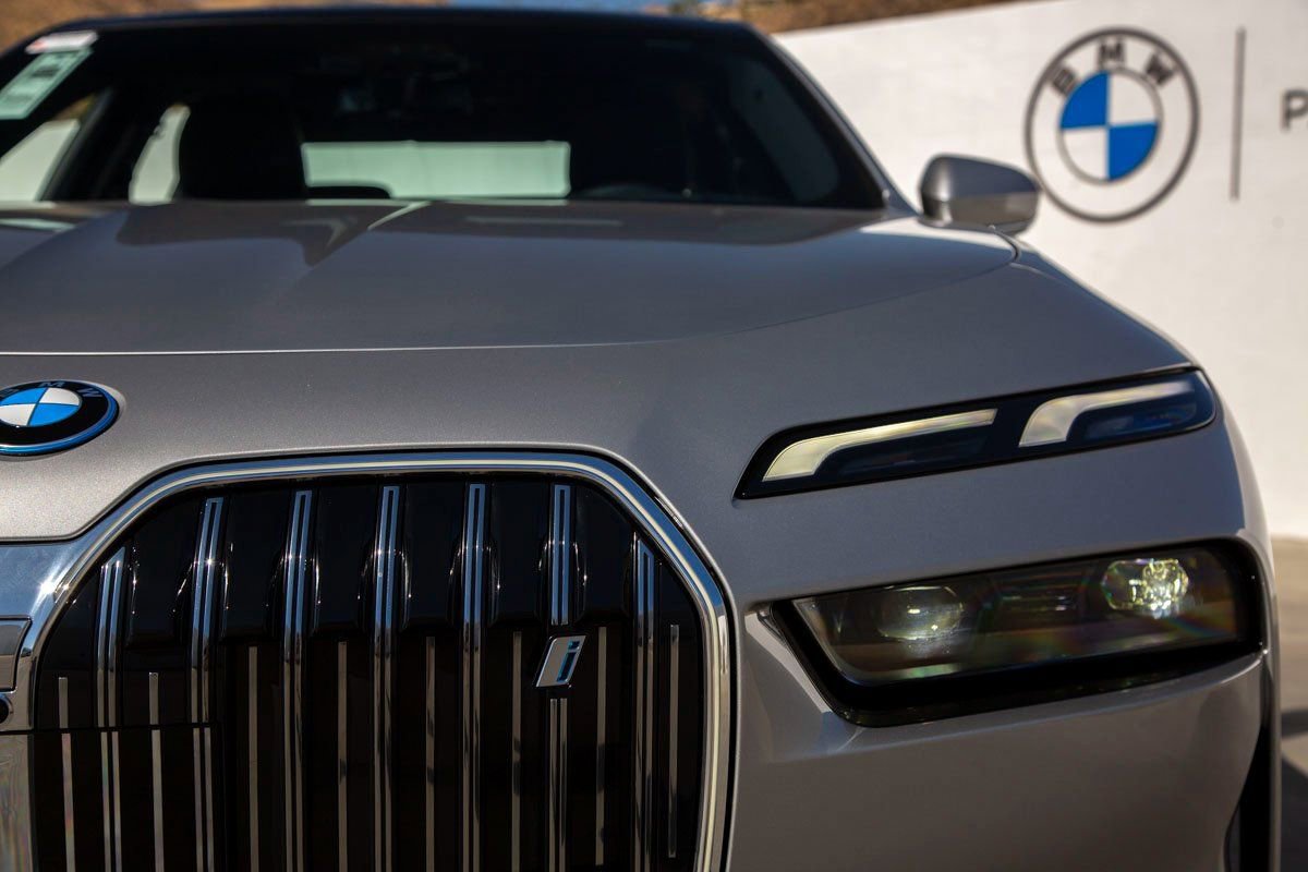 New 2025 BMW i7 xDrive60 image 9