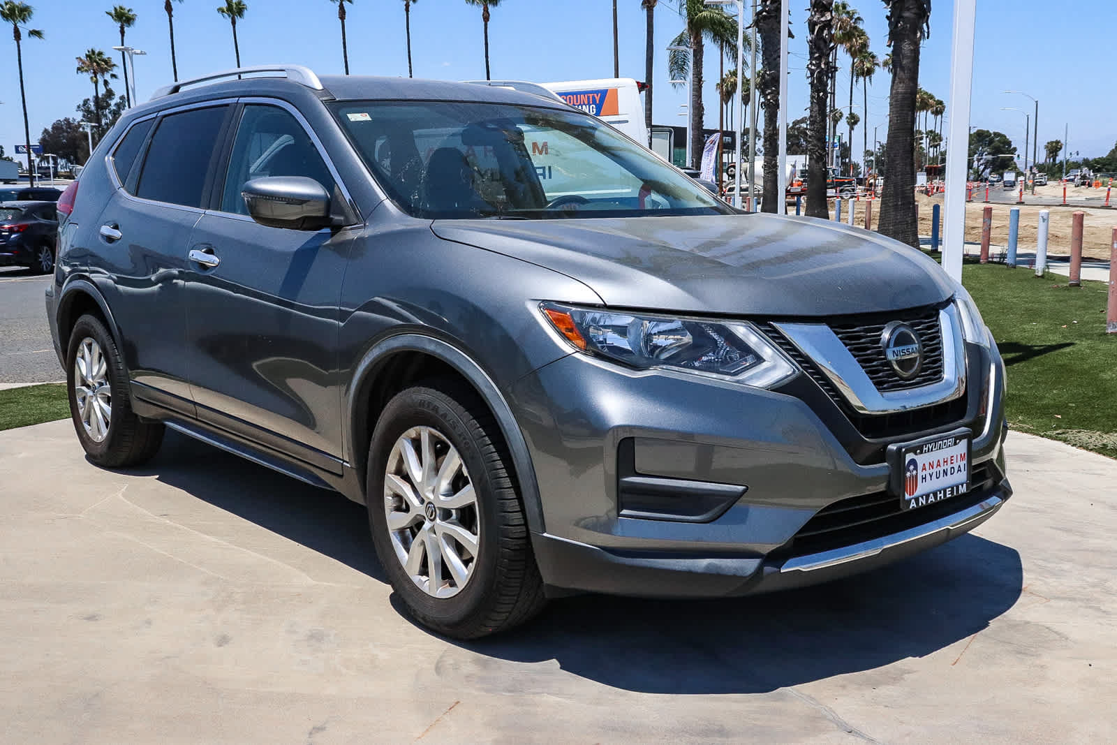 Used 2020 Nissan Rogue SV FWD image 14