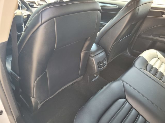 Used 2020 Ford Fusion SEL FWD image 12