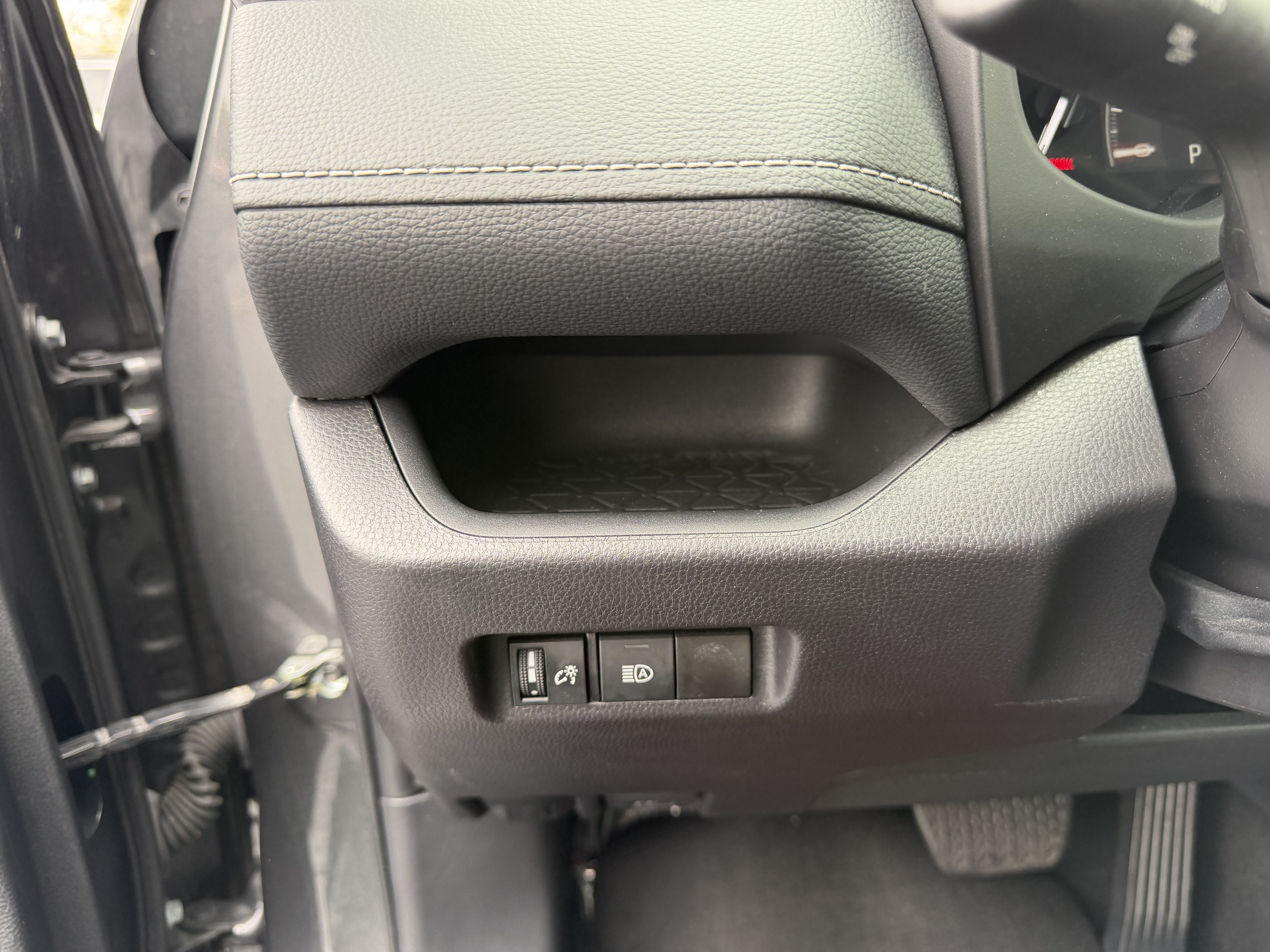 Certified 2025 Toyota RAV4 XLE AWD/4WD image 23