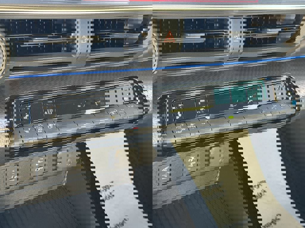 New 2026 Toyota Prius XLE FWD image 17