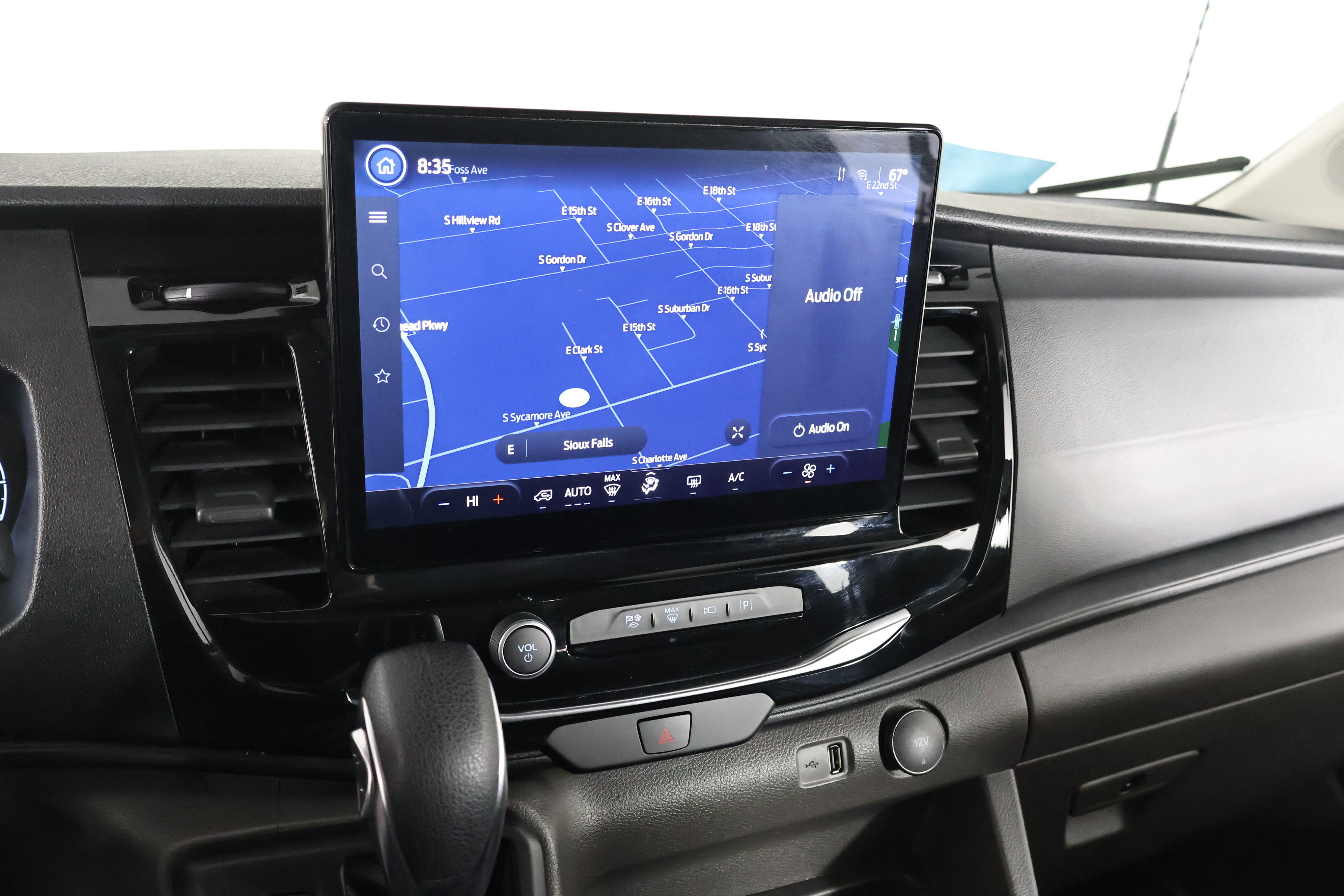 Used 2023 Ford Transit 350 XLT image 26