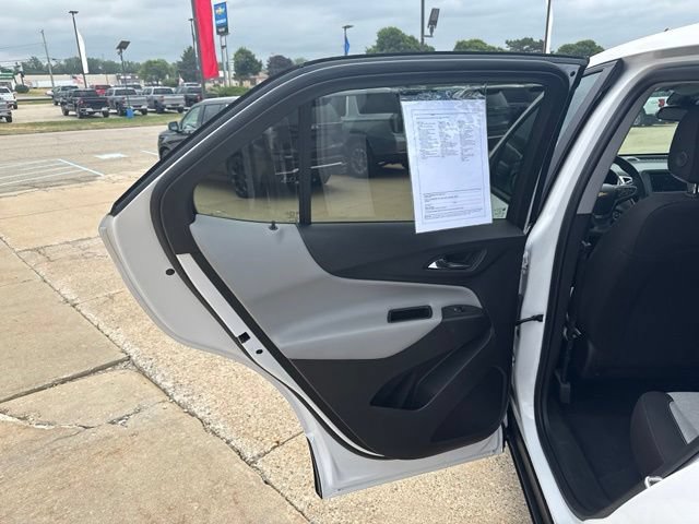 Used 2024 Chevrolet Equinox LS w/ LS Convenience Package FWD image 14