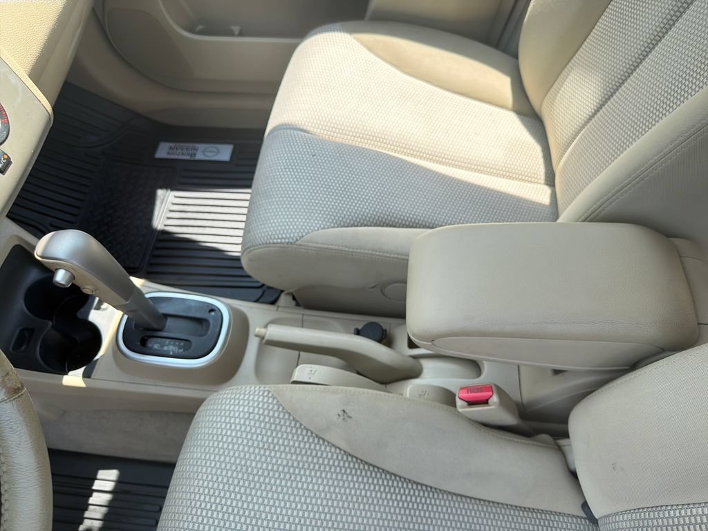 Used 2007 Nissan Versa Hatchback w/ Convenience Pkg FWD image 27