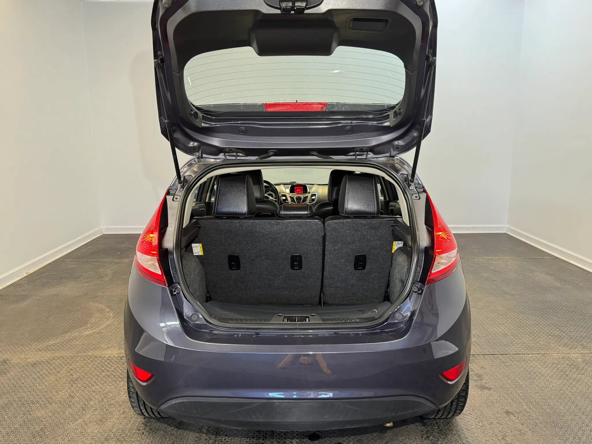 Used 2012 Ford Fiesta SES FWD image 28