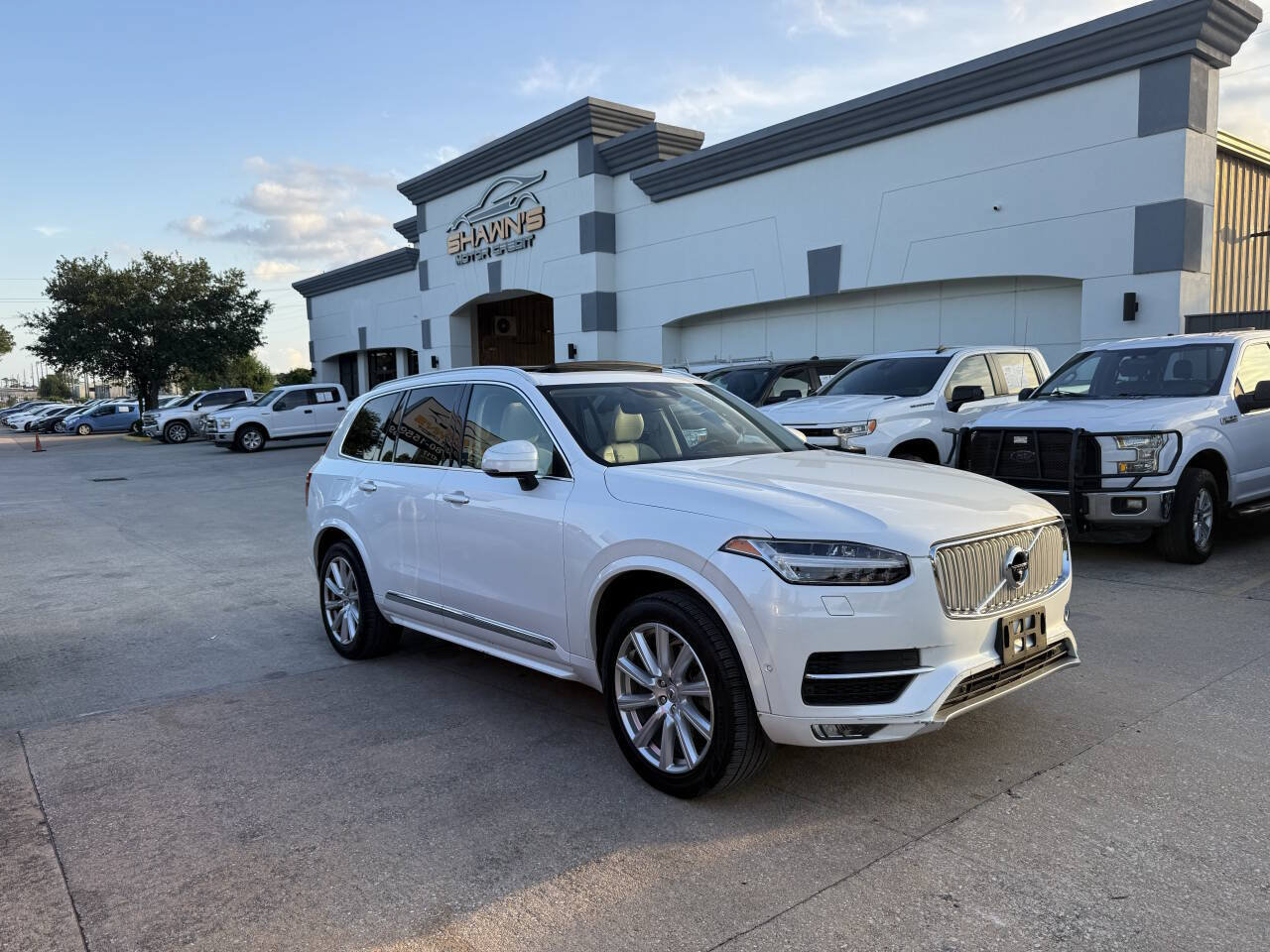 Used 2018 Volvo XC90 T6 Inscription w/ Convenience Package AWD/4WD image 2