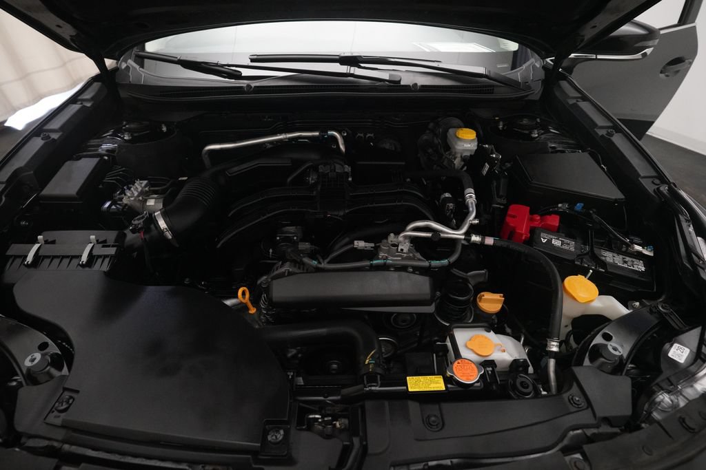 Certified 2025 Subaru Outback Limited AWD/4WD image 3