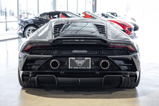 Used 2021 Lamborghini Huracan EVO RWD image 5