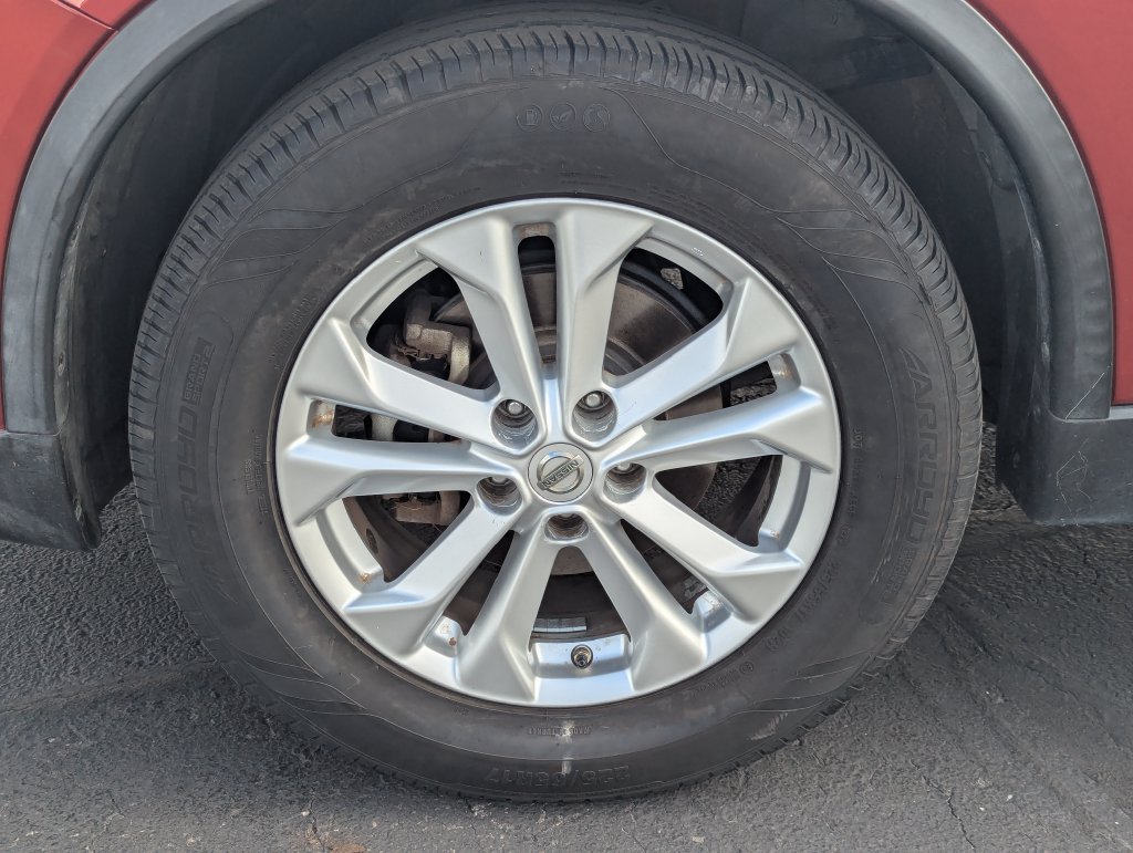 Used 2016 Nissan Rogue SV w/ SV Premium Package FWD image 13