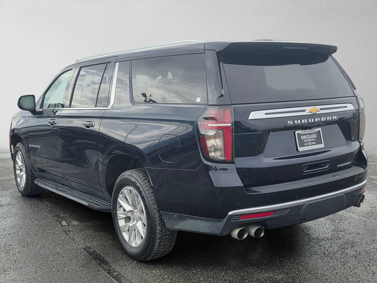 Certified 2024 Chevrolet Suburban Premier AWD/4WD image 5