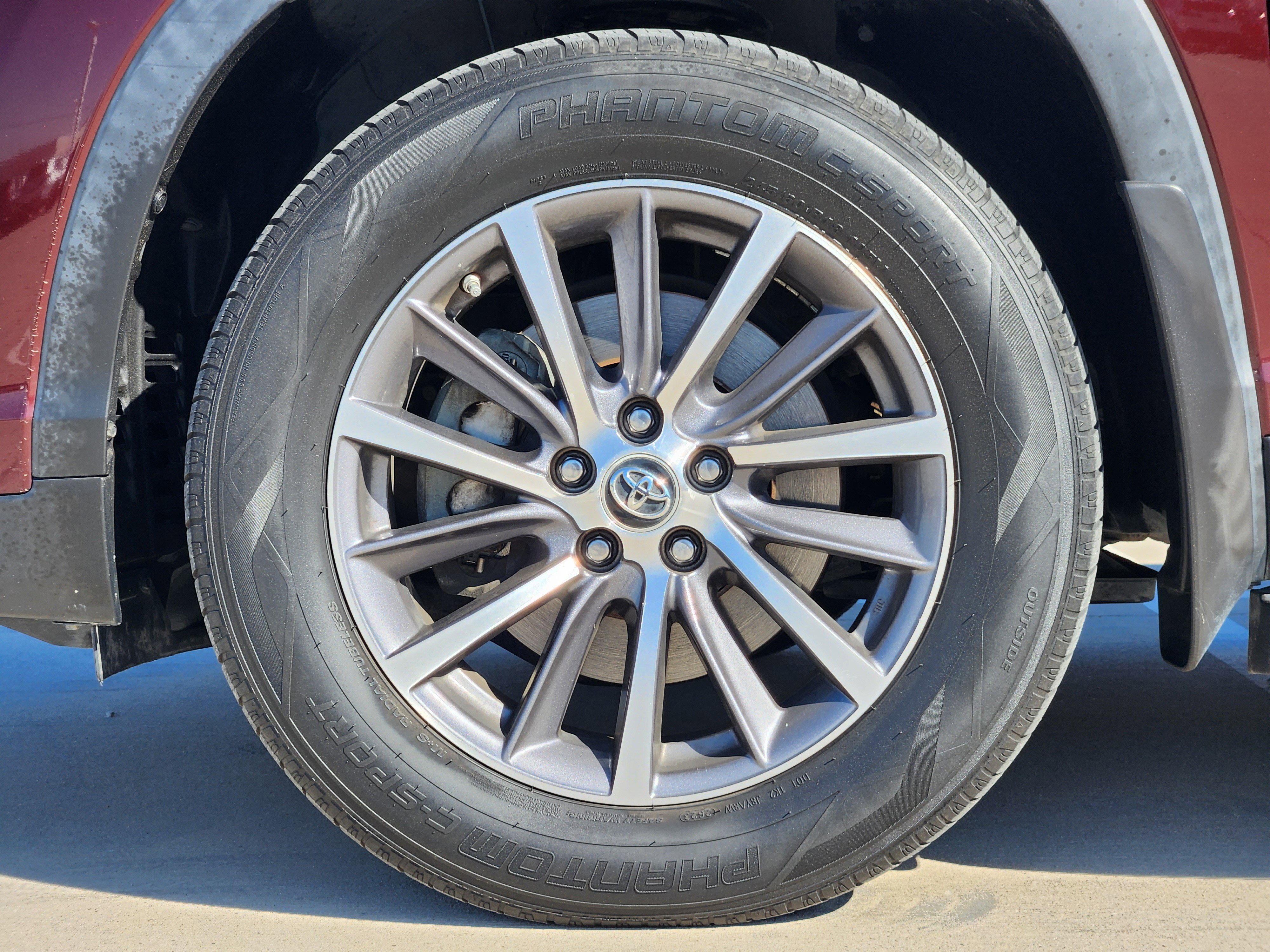 Used 2019 Toyota Highlander XLE image 11