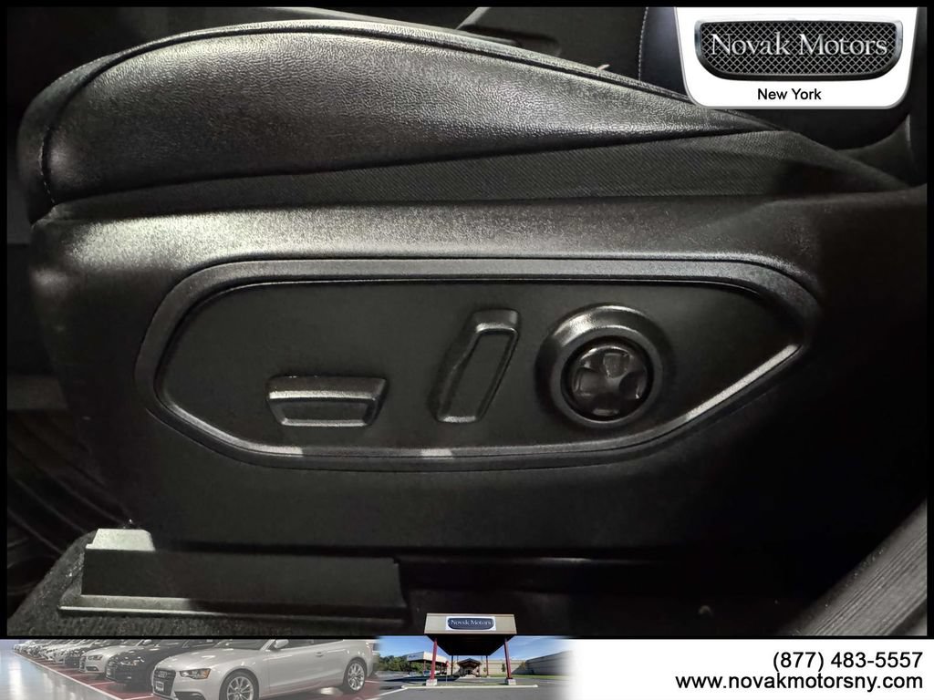 Used 2023 Jeep Grand Cherokee Limited AWD/4WD image 19